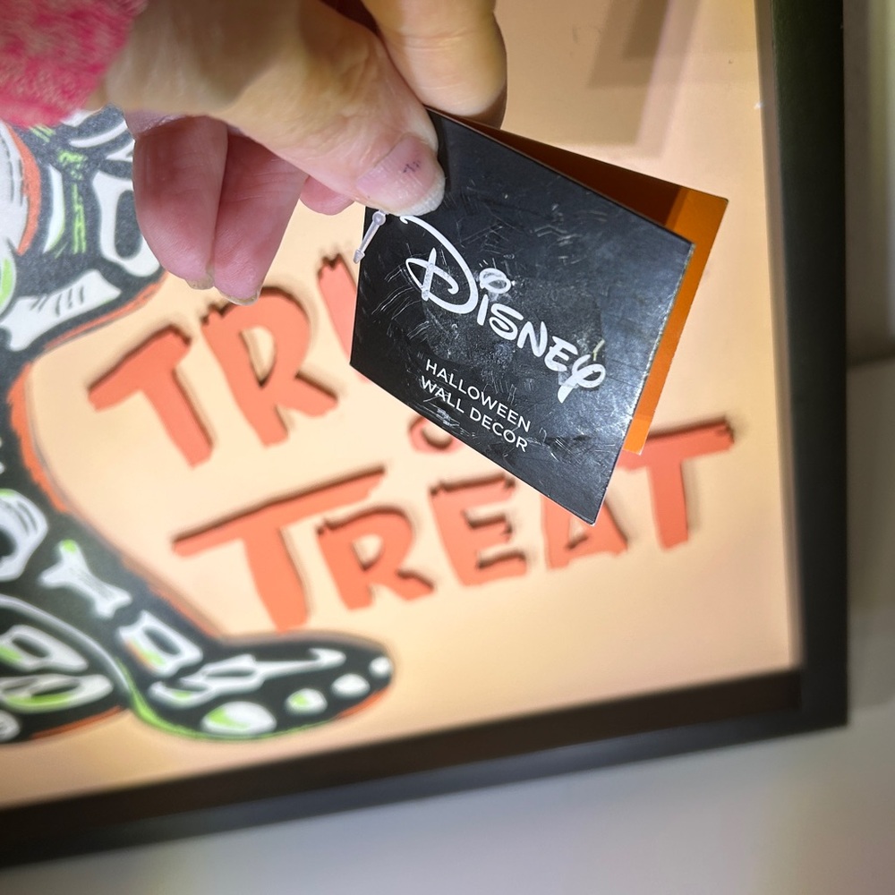 NWT Disney's Mickey Mouse Halloween Trick Or Treat Wall Decor - Picture 8 of 10